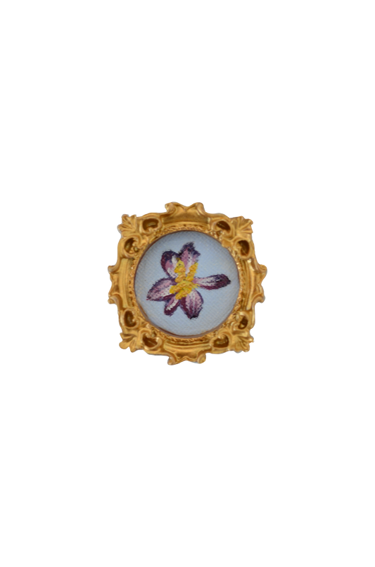 Purple flower magnet